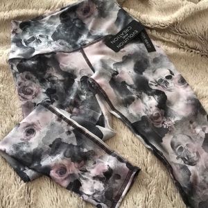 Skulls and Roses High Waist Workout Leggings